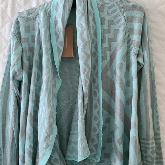 Francesca's Collections Sweaters - Lightweight Mint Green and Grey Print Cardigan